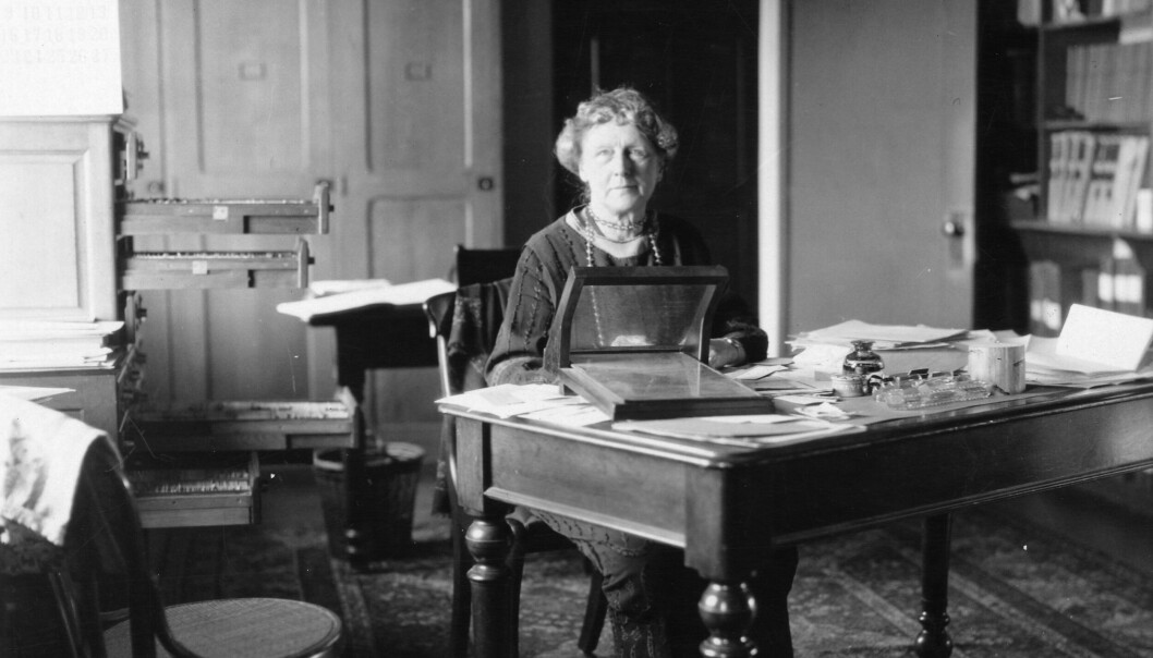 Annie Jump Cannon ved pulten sin på Harvard College Observatory. Annie Jump Cannon ved pulten sin på Harvard College Observatory.