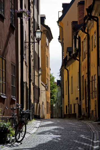 "I smugene i Gamla Stan i Stockholm ble det satt i gang gatevaskprogrammer allerede under middelalderen, men det handlet nok mer om lukt og forfengelighet enn om miljøvern. (Foto: iStockphoto)" "I smugene i Gamla Stan i Stockholm ble det satt i gang gatevaskprogrammer allerede under middelalderen, men det handlet nok mer om lukt og forfengelighet enn om miljøvern. (Foto: iStockphoto)"