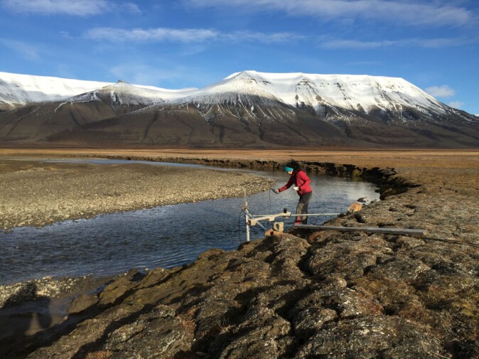 End of season-monitoring meltwater in the Adventdalen catchment. End of season-monitoring meltwater in the Adventdalen catchment.