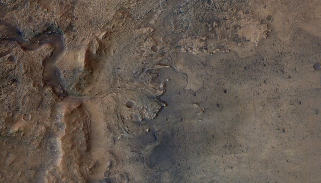 Formasjonen i Mars-landskapet har samme form som elvedeltaer på jorden. En ny studie støtter at det en gang rant en elv her som munnet ut i en innsjø. Formasjonen i Mars-landskapet har samme form som elvedeltaer på jorden. En ny studie støtter at det en gang rant en elv her som munnet ut i en innsjø.