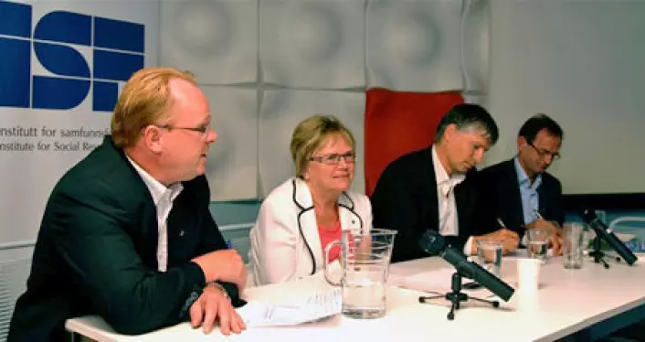 Panelet (fv): Per Sandberg (FrP), Magnhild Meltveit Kleppa (Sp), Ola Elvestuen (V) og Erling Lae (H)