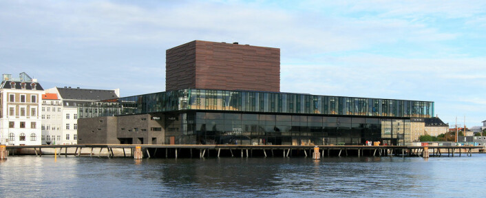 Teateret i København inviterer via arkitekturen sin borgerne «innenfor» til teater og kaféhygge.  (Foto: Wikimedia Commons)