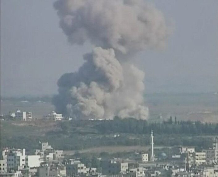 Røyk fra et boligområde i Gaza etter et Israelsk angrep i januar 2009, under Gaza-krigen. (Foto: Al Jazeera/Wikimedia Commons) Røyk fra et boligområde i Gaza etter et Israelsk angrep i januar 2009, under Gaza-krigen. (Foto: Al Jazeera/Wikimedia Commons)