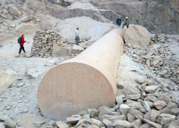 De romerske keiserne hadde store steinbrudd langt ute i den egyptiske ørkenen. I Mons Claudianus hentet de gigantiske søyler til templer i Rom. Noen av dem forlot aldri steinbruddet. (Foto: NGU) De romerske keiserne hadde store steinbrudd langt ute i den egyptiske ørkenen. I Mons Claudianus hentet de gigantiske søyler til templer i Rom. Noen av dem forlot aldri steinbruddet. (Foto: NGU)