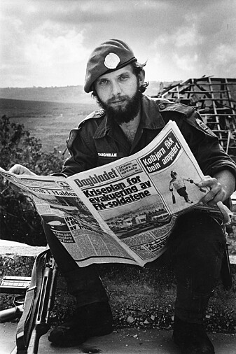 Harald Stanghelle arbeidet som presseoffiser i den norske UNIFIL-styrken i Libanon. Han opplevde at en av soldatkameratene ble drept få meter unna der han selv søkte dekning. – Det satte sine spor i meg. Samtidig ble dette inngangen på en livslang interesse for å jobbe med Midtøsten. I en lang periode var jeg tilbake i Libanon flere ganger i året, forteller han. Harald Stanghelle arbeidet som presseoffiser i den norske UNIFIL-styrken i Libanon. Han opplevde at en av soldatkameratene ble drept få meter unna der han selv søkte dekning. – Det satte sine spor i meg. Samtidig ble dette inngangen på en livslang interesse for å jobbe med Midtøsten. I en lang periode var jeg tilbake i Libanon flere ganger i året, forteller han.