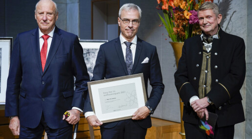 Kongen tildelte Bjørn Tore Gjertsen kreftforskningspris Kongen tildelte Bjørn Tore Gjertsen kreftforskningspris