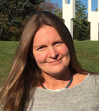 Hilda Sønsterud mener det er etisk betenkelig at forskerne har tatt opp tale uten at forskningsdeltakerne visste det på forhånd. Hilda Sønsterud mener det er etisk betenkelig at forskerne har tatt opp tale uten at forskningsdeltakerne visste det på forhånd.
