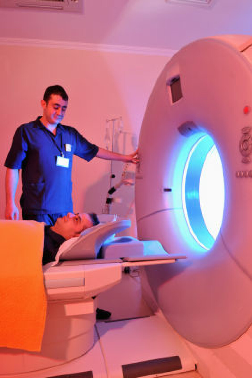 'I studien ble deltagernes hjerner studert med en MR-maskin, som den på bildet. Hugdahl mener de også burde brukt fMRI-metoden. (Illustrasjonsfoto: iStockphoto)'
