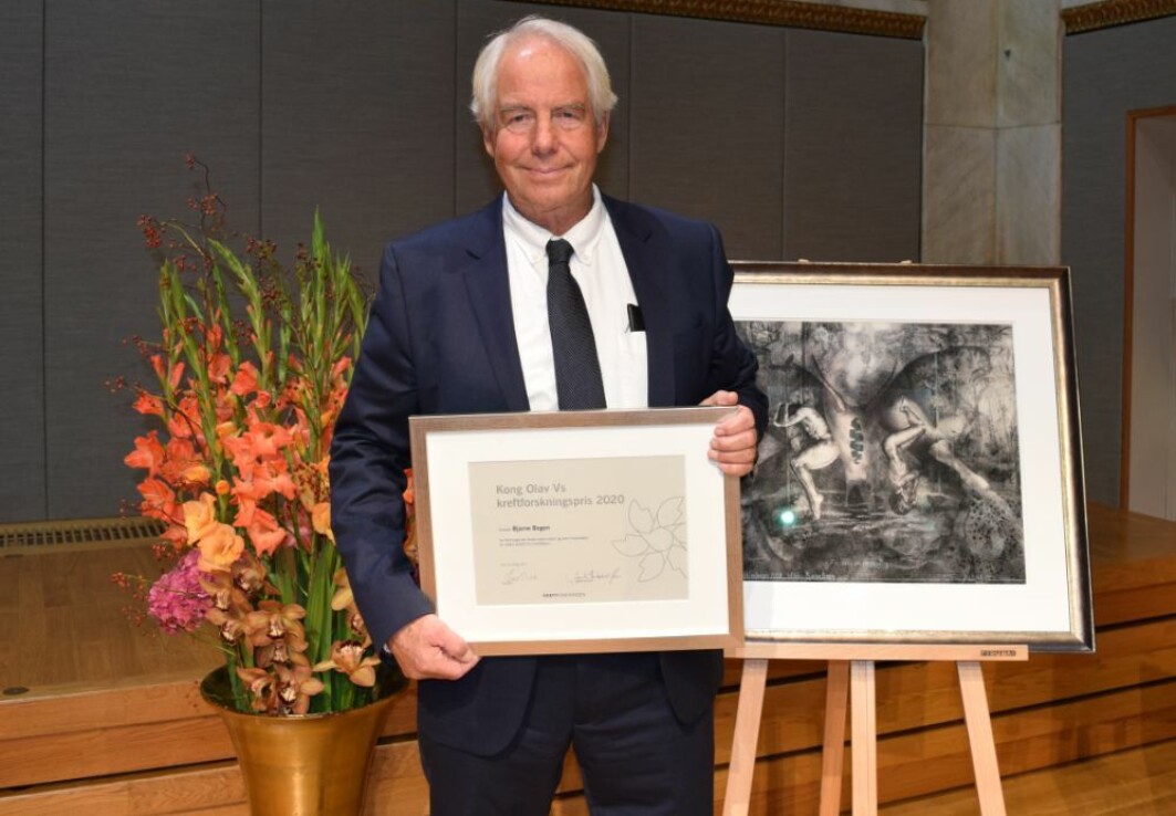 Professor Emeritus Bjarne Bogen received the award during a great ceremony in the University Aula on 18 October. The prize is one million NOK and a work of art by Tone Dietrichson. Professor Emeritus Bjarne Bogen received the award during a great ceremony in the University Aula on 18 October. The prize is one million NOK and a work of art by Tone Dietrichson.