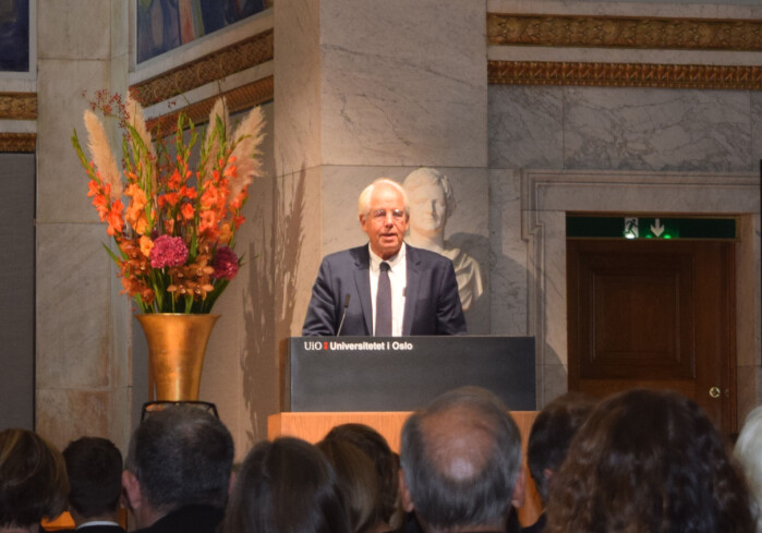 Professor Emeritus Bjarne Bogen held a speech during the ceremony. Professor Emeritus Bjarne Bogen held a speech during the ceremony.
