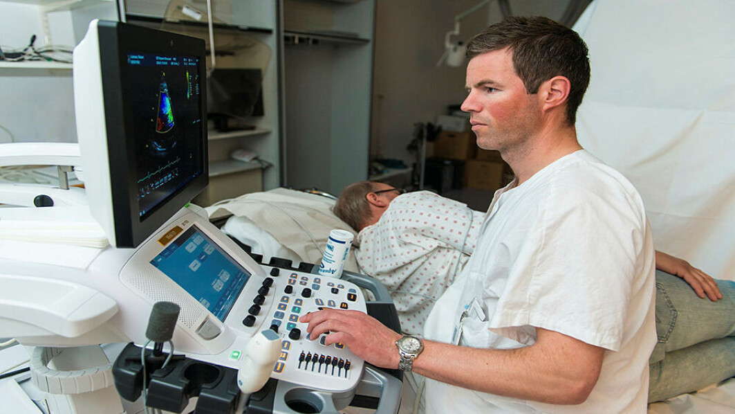 Klaus Murbræch performs an ultrasound examination of a heart patient at Oslo University Hospital. Klaus Murbræch performs an ultrasound examination of a heart patient at Oslo University Hospital.
