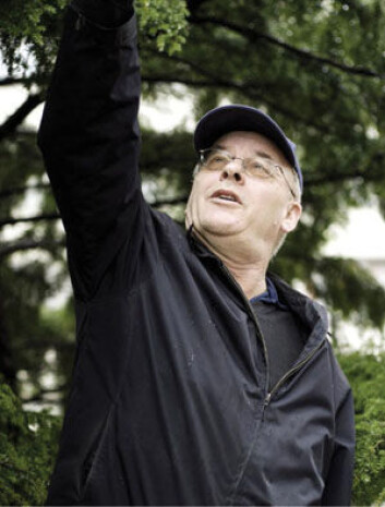"Sammen med forskerne Tarlad Seldal og Arild Breistøl har Göran Högstedt lansert en oppsiktvekkende teori om planters påvirkning av dyrenes sykluslengde. (Foto: Marius Hauge)" "Sammen med forskerne Tarlad Seldal og Arild Breistøl har Göran Högstedt lansert en oppsiktvekkende teori om planters påvirkning av dyrenes sykluslengde. (Foto: Marius Hauge)"