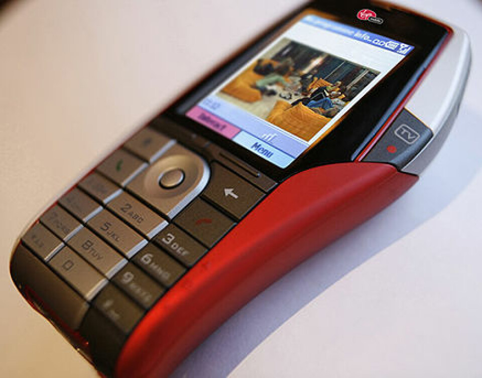 'Verdens første mobiltelefon med DAB IP-fjernsyn: HTC Trilogy. Foto: Virgin Mobile'