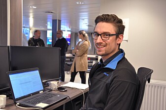 Slik har Norce-forsker Rune Øyerhamn det på kontoret om bord på forskningsskipet <span class="italic" data-lab-italic_desktop="italic">Kronprins Haakon</span>. Slik har Norce-forsker Rune Øyerhamn det på kontoret om bord på forskningsskipet <span class="italic" data-lab-italic_desktop="italic">Kronprins Haakon</span>.