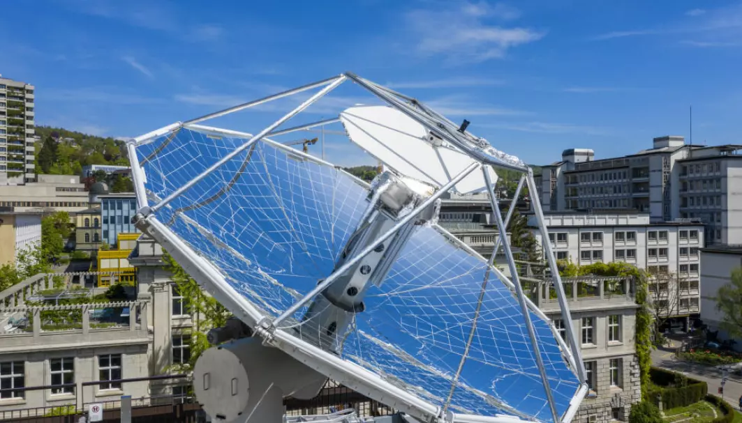 Forskere har demonstrert hvordan man kan lage karbonnøytralt drivstoff ved et testanlegg på taket av den teknisk høyskolen ETH Zürich i Sveits.