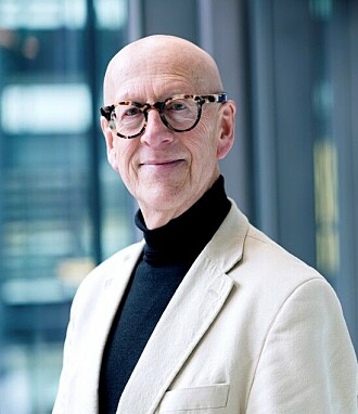 – Solen er vår største og viktigste energikilde, og er den energiformen som har størst årlig vekst i verden, sier professor Harald N. Røstvik. – Solen er vår største og viktigste energikilde, og er den energiformen som har størst årlig vekst i verden, sier professor Harald N. Røstvik.