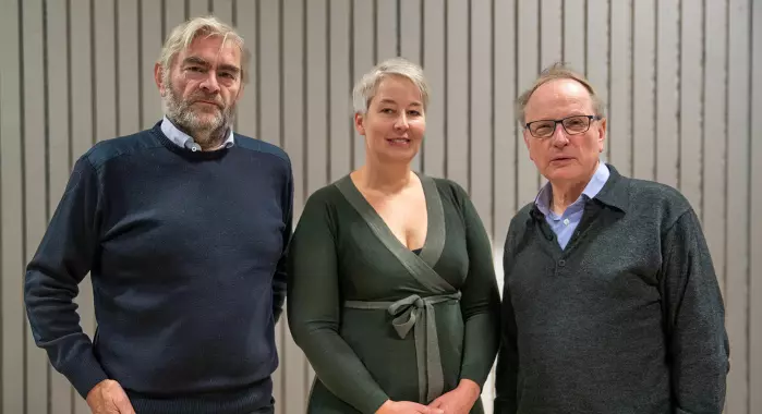 Professorene Ola Mestad, Hanne Havtvedt Vik og Dag Michalsen formidler Grunnlovens historie og den nye oppdaterte delen om menneskerettighetene i 2014.