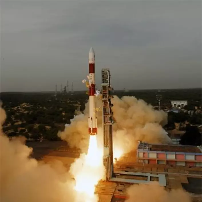 AISSat-1 ble fraktet ut i bane med den indiske bæreraketten PSLV-15. (Foto: ISRO)