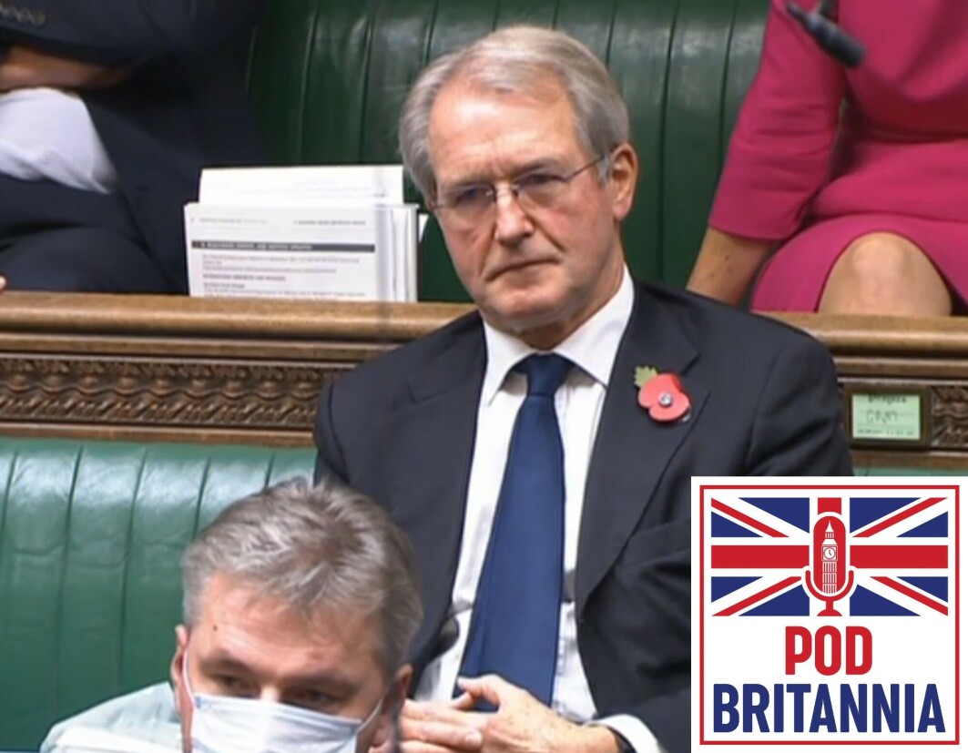 Owen Paterson er anklaget for å ha drevet lobbyvirksomhet overfor regjeringen på vegne av to selskaper i det private næringsliv. Owen Paterson er anklaget for å ha drevet lobbyvirksomhet overfor regjeringen på vegne av to selskaper i det private næringsliv.