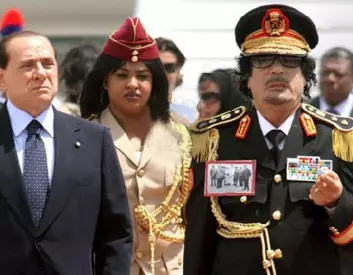 Silvio Berlusconi og Muammar Gaddafi (Foto: daveeza/Flickr Creative Commons)