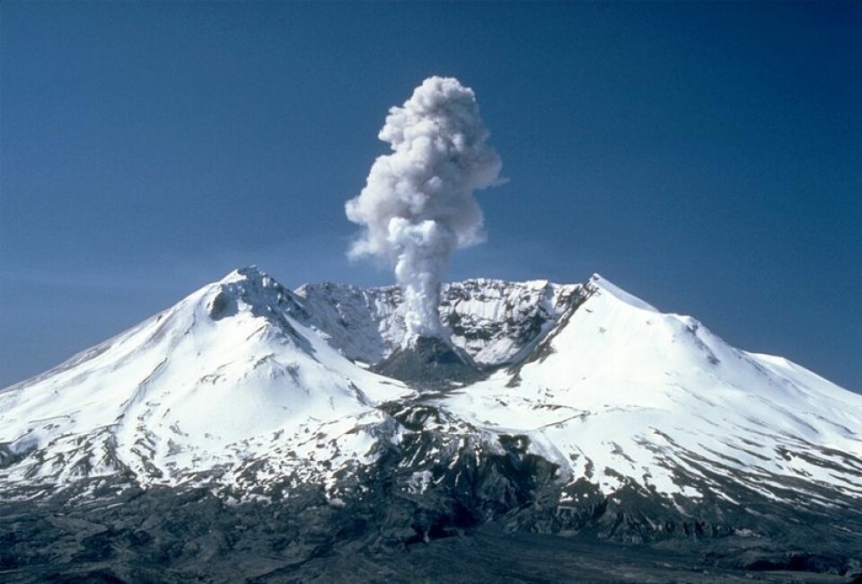 Dette bildet av Mount St. Helens ble tatt 19. mai 1982. Vulkanen er mest kjent for utbruddet den hadde 18. mai 1980, som var det mest dødelige og økonomisk ødeleggende vulkanutbruddet i USAs historie. (Foto: Wikimedia Commons, se lisens her)