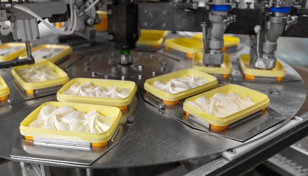 Prosessert mat inneholder ofte mange tilsetningsstoffer, for eksempel for å gi god konsistens. Karboksymetylcellulose er et slikt stoff, som for eksempel kan finnes i iskrem. Prosessert mat inneholder ofte mange tilsetningsstoffer, for eksempel for å gi god konsistens. Karboksymetylcellulose er et slikt stoff, som for eksempel kan finnes i iskrem.