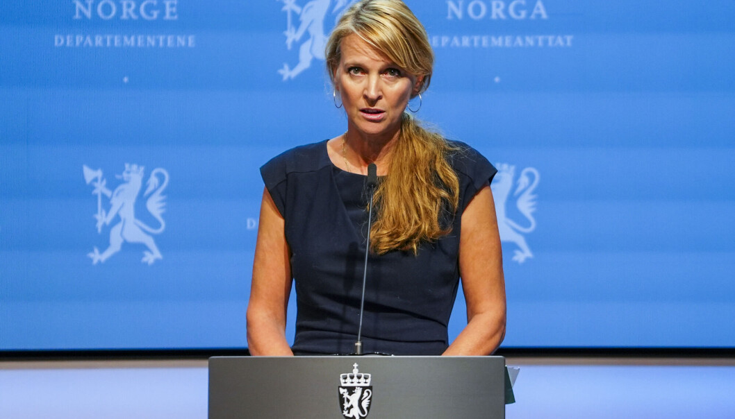 Avdelingsdirektør Line Vold i FHI under en tidligere pressekonferanse om koronasituasjonen. Avdelingsdirektør Line Vold i FHI under en tidligere pressekonferanse om koronasituasjonen.