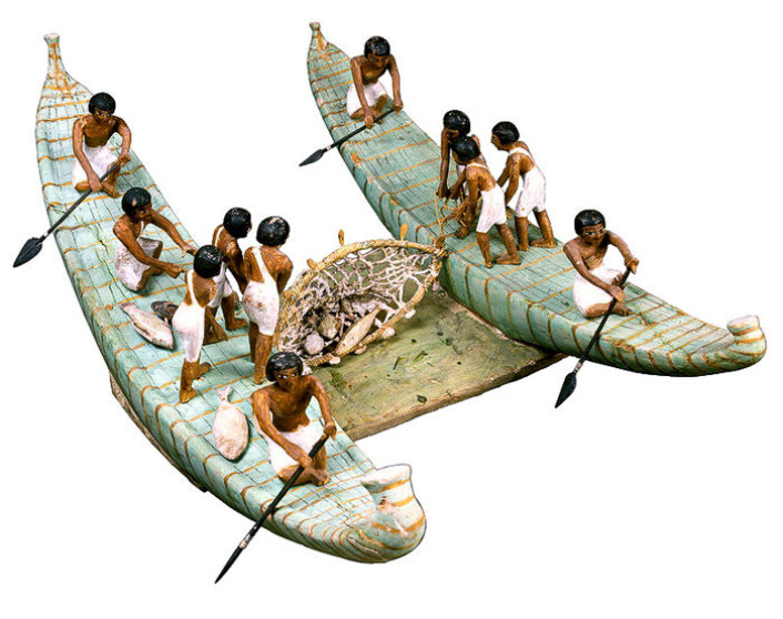 Er dette verdens første trål? Modell fra om lag 2000 f. Kr. funnet i gravkammer fra Egypts Mellomrike. Tilapia og multefisk var blant artene som ble fanget i Nilen. (Foto: Egyptian Museum Cairo og Global Egyptian Museum) Er dette verdens første trål? Modell fra om lag 2000 f. Kr. funnet i gravkammer fra Egypts Mellomrike. Tilapia og multefisk var blant artene som ble fanget i Nilen. (Foto: Egyptian Museum Cairo og Global Egyptian Museum)
