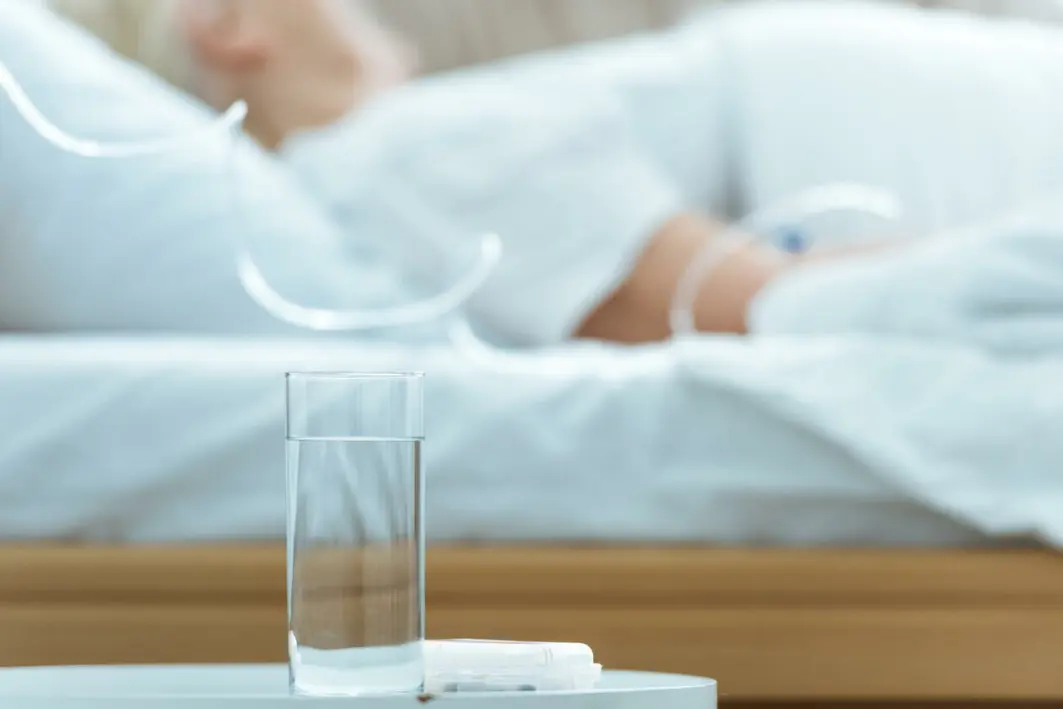 – Behandling med steroider kan i noen tilfeller skyte over mål og gi skader på lunger, hjertet eller lever, mener Hans Kristian Flaatten. – Behandling med steroider kan i noen tilfeller skyte over mål og gi skader på lunger, hjertet eller lever, mener Hans Kristian Flaatten.