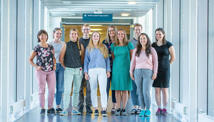 Forskergruppen som studerer betennelser i svangerskapet. Fra venstre: Bjørg Steinkjer, Siv B. Mundal, Lobke Gierman, Anders Hagen Jarmund, Astrid Thaning, Ann-Charlotte Iversen, Johanne J. Rakner, Live Marie T. Stokkeland, Gabriela Silva og Mariell Ryssdal. Forskergruppen som studerer betennelser i svangerskapet. Fra venstre: Bjørg Steinkjer, Siv B. Mundal, Lobke Gierman, Anders Hagen Jarmund, Astrid Thaning, Ann-Charlotte Iversen, Johanne J. Rakner, Live Marie T. Stokkeland, Gabriela Silva og Mariell Ryssdal.