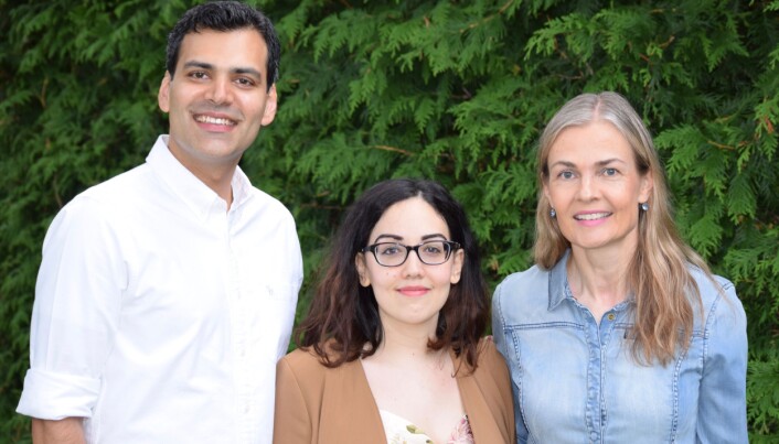 Forskerne oppdaget at de kan lure immuncellene til å tro at kreftcellene er et transplantert organ. Fra venstre: Muhammad Ali, Eirini Giannakopoulou og Johannna Olweus. Forskerne oppdaget at de kan lure immuncellene til å tro at kreftcellene er et transplantert organ. Fra venstre: Muhammad Ali, Eirini Giannakopoulou og Johannna Olweus.
