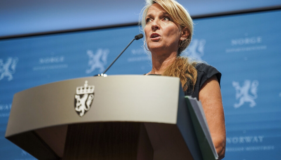Folkehelseinstituttet og avdelingsdirektør Line Vold la tirsdag formiddag fram en risikovurdering omikronvarianten.