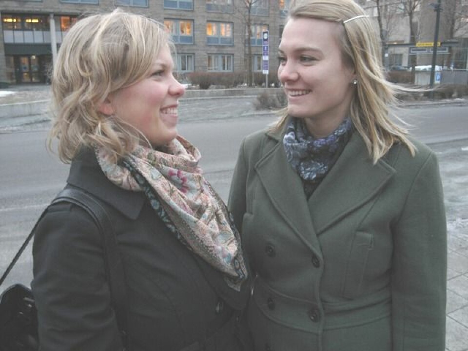 Medisinstudentene Gjertrud Aunet Tyldum og Inga Ekeberg Schjerve.
