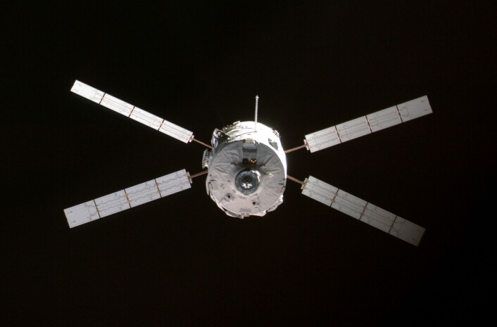 "Den ESA-produserte ATVen Jules Verne da den besøkte den internasjonale romstasjonen i 2008. (Foto: NASA)" "Den ESA-produserte ATVen Jules Verne da den besøkte den internasjonale romstasjonen i 2008. (Foto: NASA)"