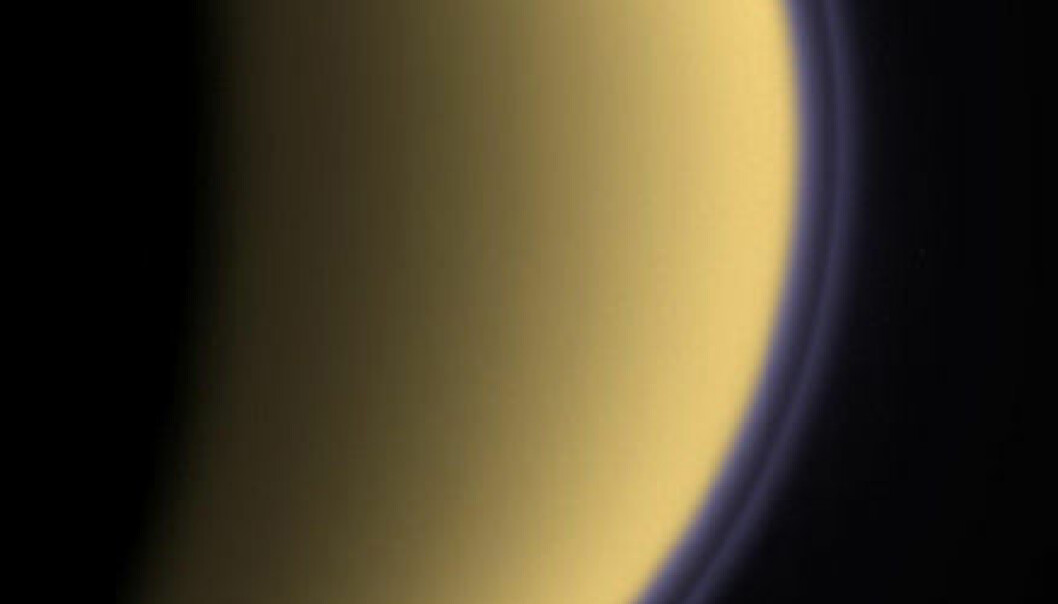Lilla slør rundt Titan