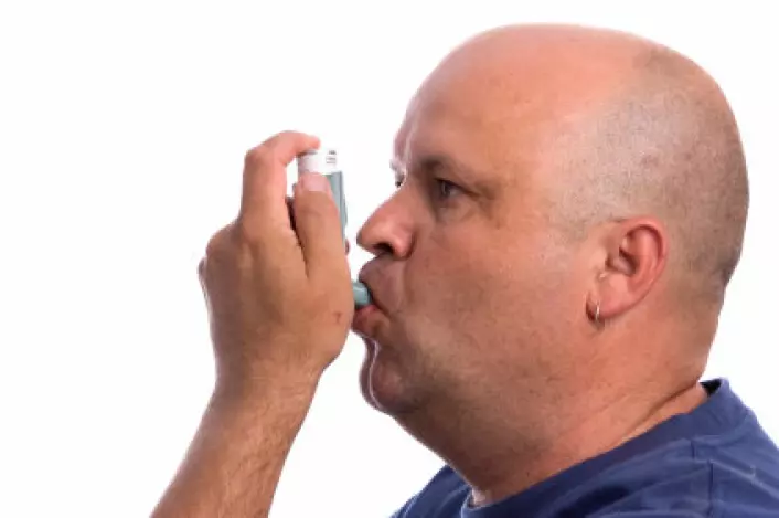 "Ifølge Grethe Amdal har halvparten av norske astmatikere for dårlig teknikk når de bruker inhalatoren. (Illustrasjonsfoto: iStockphoto)" (Foto: iStockphoto)
