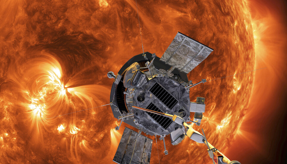 Denne illustrasjonen fra Nasa viser hvordan det kan ha sett ut da sonden Parker før første gang passerte gjennom sola ytterste atmosfærelag i april i år. Nasa betegner hendelsen som et monumentalt øyeblikk.
