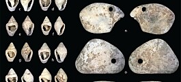 Et spedbarn ble begravd med disse perlene av skjell for 10.000 år siden