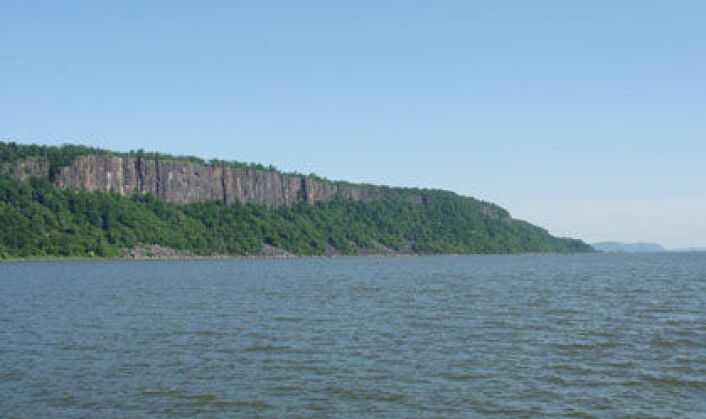 Vestbredden av Hudson River ved klippene kalt Hudson Palisades. (Foto: Science/AAAS) Vestbredden av Hudson River ved klippene kalt Hudson Palisades. (Foto: Science/AAAS)