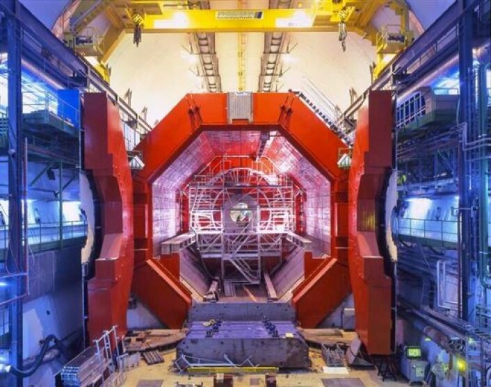 ALICE veier 10 000 tonn. Norske forskere har lagd noen av delene. (Foto: CERN/ALICE) ALICE veier 10 000 tonn. Norske forskere har lagd noen av delene. (Foto: CERN/ALICE)