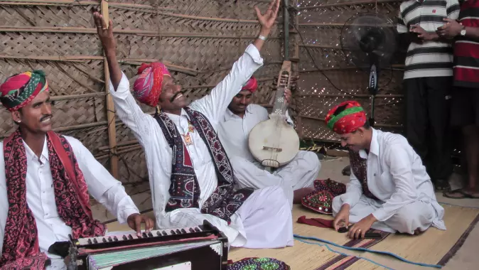 Folkemusikarar frå Rajasthan i India deltok i regionale turnéprogram i Sør-Asia gjennom Rikskonsertane.