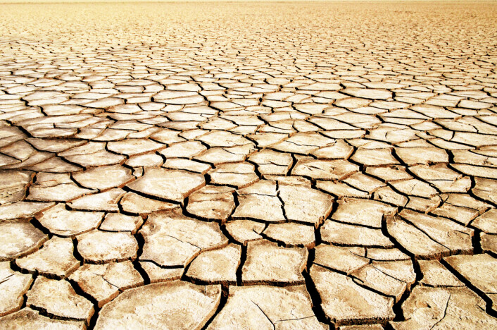 Klimaforskere frykter at den menneskeskapte globale oppvarmingen får klimasystemet til å tippe, slik at kloden fremover blir hjemsted for ekstremt vær med utbredt tørke i noen områder og voldsomme oversvømmelser i andre. (Foto: Colourbox) Klimaforskere frykter at den menneskeskapte globale oppvarmingen får klimasystemet til å tippe, slik at kloden fremover blir hjemsted for ekstremt vær med utbredt tørke i noen områder og voldsomme oversvømmelser i andre. (Foto: Colourbox)
