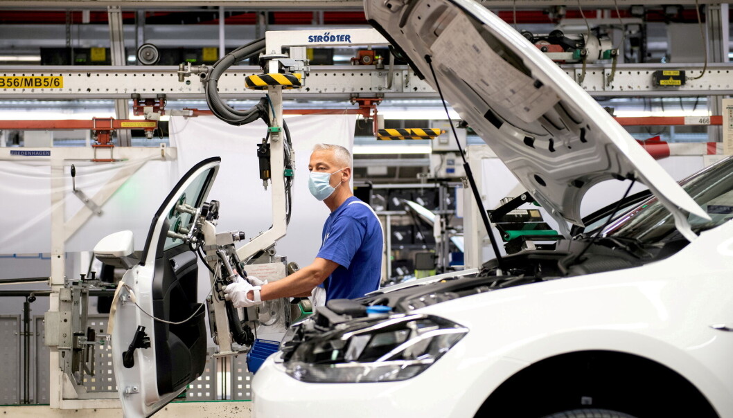 Forskerne er overrasket over den «skitne» produksjonen av deler og komponenter til de bensin- og dieseldrevne bilene. Forskerne er overrasket over den «skitne» produksjonen av deler og komponenter til de bensin- og dieseldrevne bilene.