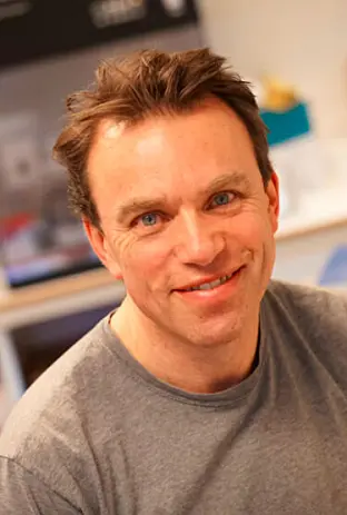 Fridtjof Lund-Johansen, lege og forsker ved Avdeling for immunologi og transfusjonsmedisin på Rikshospitalet, forteller at tyggisen har noen viktige begrensninger. Fridtjof Lund-Johansen, lege og forsker ved Avdeling for immunologi og transfusjonsmedisin på Rikshospitalet, forteller at tyggisen har noen viktige begrensninger.