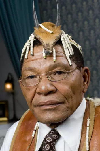 Roy Sesana er leder for San-folket i det sørlige Afrika. DNA-resultatene fra denne folkegruppa tyder på at det var der det moderne mennesket starta sin vandring. (Foto: Right Livelihood Award Foundation)