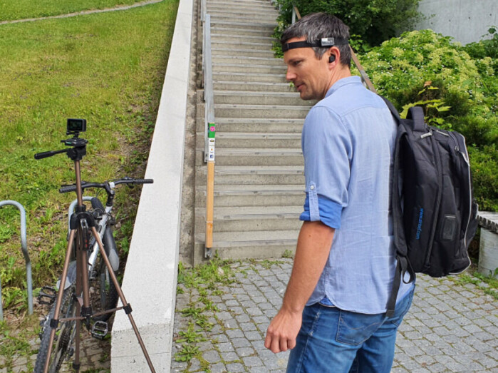 SINTEF-researcher Tron Vedul Tronstad inspecting the equipment ahead of the tests. SINTEF-researcher Tron Vedul Tronstad inspecting the equipment ahead of the tests.