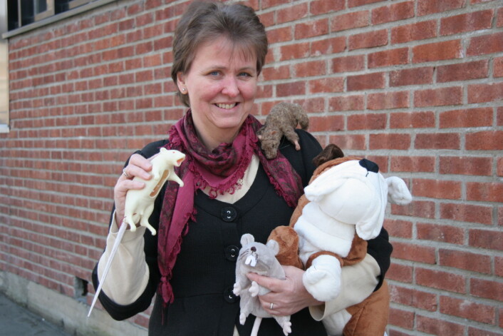 Karina Smith og dyremodellene. (Foto: Lise Ekern) Karina Smith og dyremodellene. (Foto: Lise Ekern)