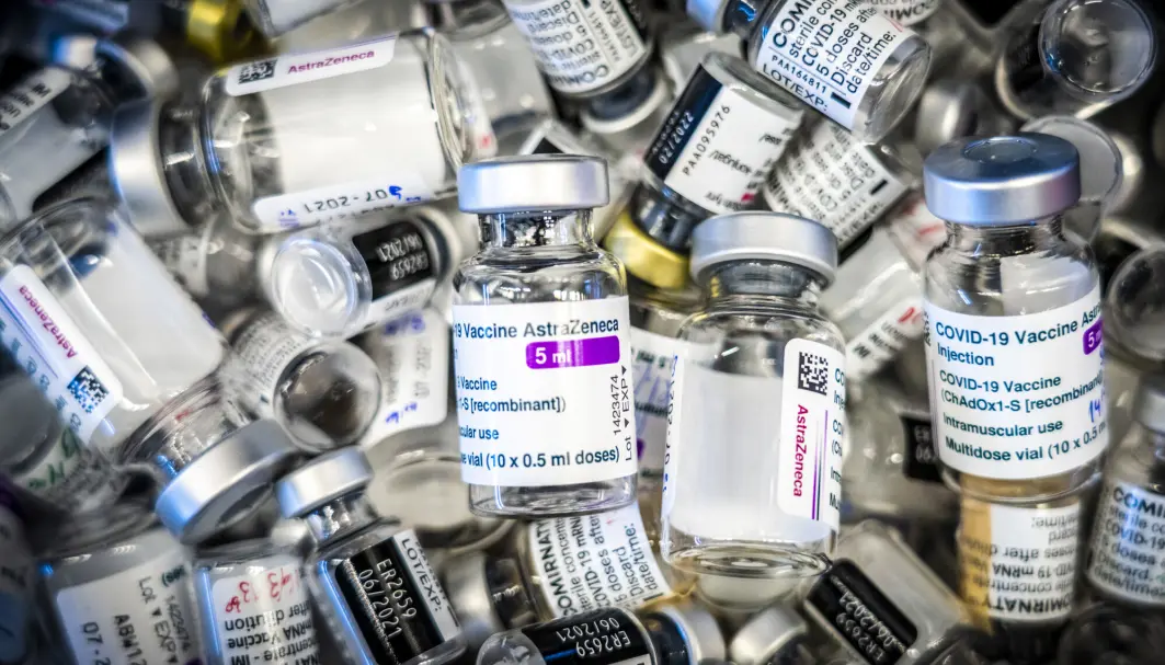 FHI påpeker at vaksinasjon kan påvirke alvorligheten av sykdomsforløpet for koronasmittede. Type vaksine, antall doser, intervall mellom dosene og tid siden forrige dose spiller inn her. FHI påpeker at vaksinasjon kan påvirke alvorligheten av sykdomsforløpet for koronasmittede. Type vaksine, antall doser, intervall mellom dosene og tid siden forrige dose spiller inn her.