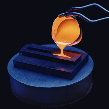 Eksperiment med innkapsling av radioaktivt avfall i glass (Foto: Pacific Northwest National Laboratory, USA) Eksperiment med innkapsling av radioaktivt avfall i glass (Foto: Pacific Northwest National Laboratory, USA)