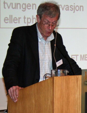 "Georg Høyer sier det må mer forskning til før vi kan si noe tvangsnivået i norsk psykiatri. (Foto: Bjørnar Kjensli)" "Georg Høyer sier det må mer forskning til før vi kan si noe tvangsnivået i norsk psykiatri. (Foto: Bjørnar Kjensli)"